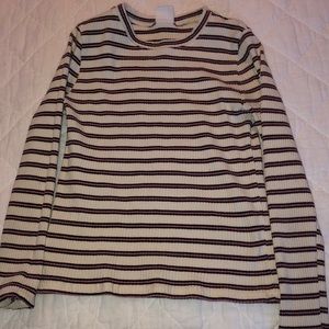 A long sleeved sweater, very cute and comfortable